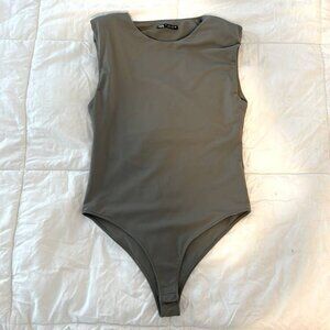 shoulder pad sleeveless bodysuit size L